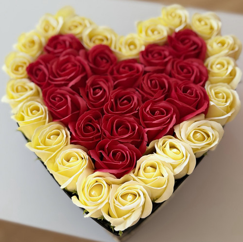 Herzbox mit seifenrosen - herzbox,